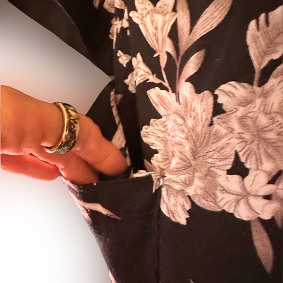 Spiritual Gangster Floral Kimono | One Size | Poolside to Travel Ready - Picture 6 of 10